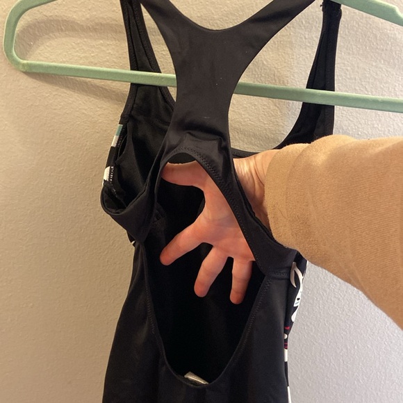 Women’s Roxy one piece swimsuit - Picture 4 of 4